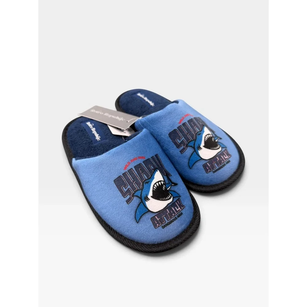 Retro Republic Boys Shark Attack Blue Graphic House Slippers Size 28/29